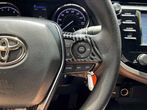 Used 2020 Toyota Camry LE FWD image 18