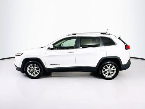 Used 2016 Jeep Cherokee Latitude FWD image 4