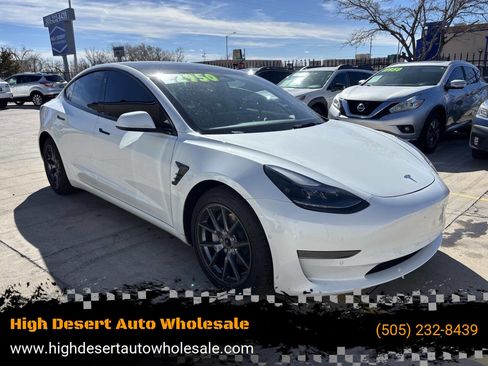 Used 2022 Tesla Model 3 image 1