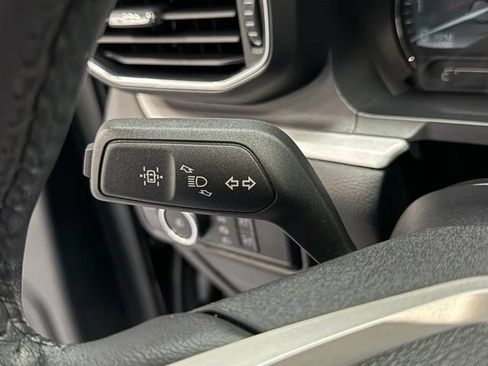 Used 2023 Ford Explorer XLT w/ Equipment Group 202A RWD image 16