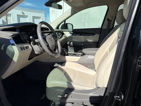 Used 2020 Cadillac XT6 Premium Luxury image 16