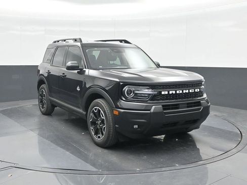 New 2025 Ford Bronco Sport Outer Banks image 8