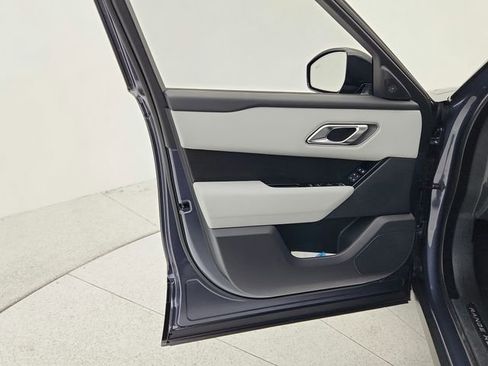 Certified 2025 Land Rover Range Rover Velar Dynamic SE image 31