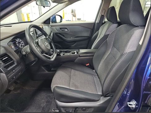 Used 2023 Nissan Rogue SV image 11