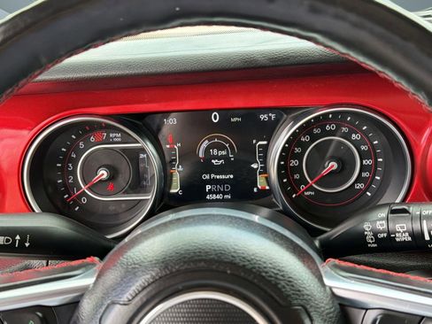 Used 2022 Jeep Wrangler Unlimited Rubicon w/ Cold Weather Group AWD/4WD image 19