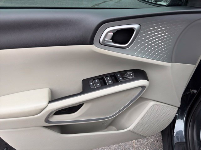 Used 2020 Kia Soul LX FWD image 8