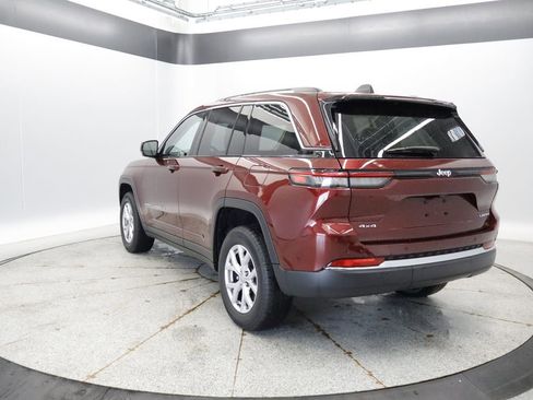Used 2022 Jeep Grand Cherokee Limited AWD/4WD image 3