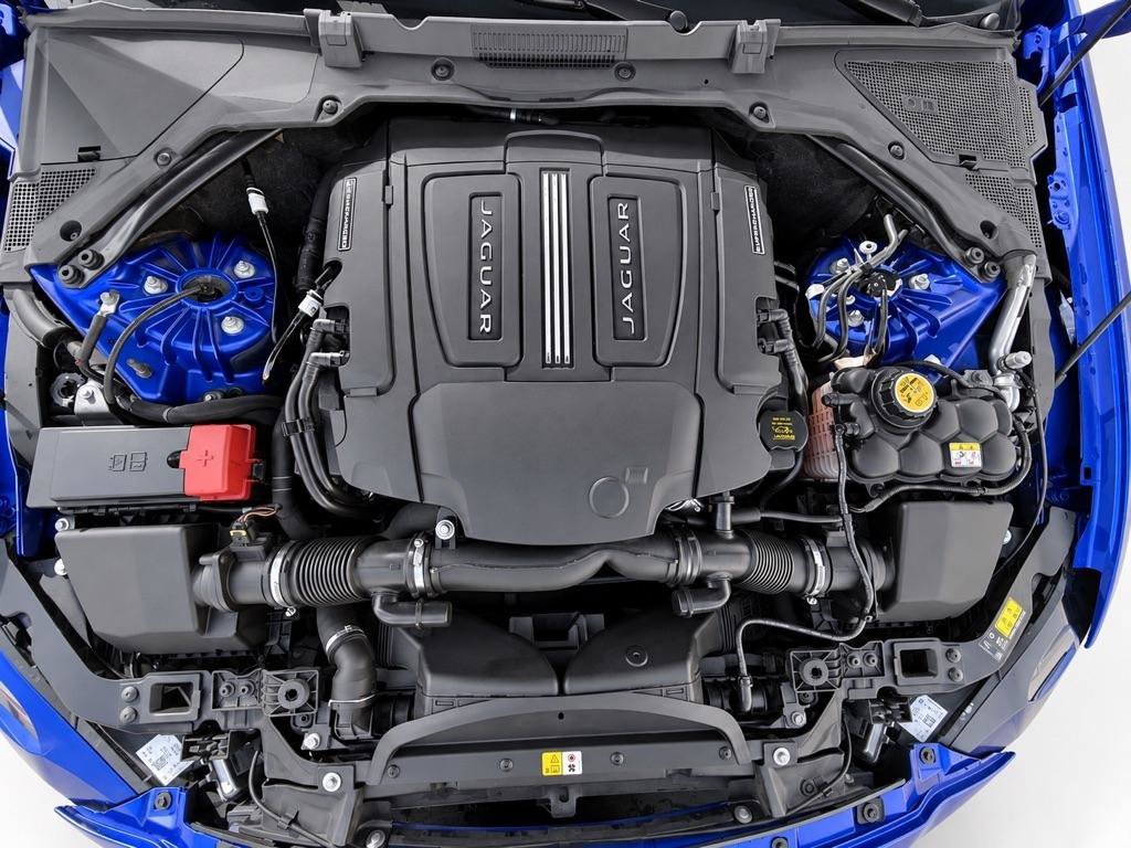 Used 2018 Jaguar XE S AWD/4WD image 23