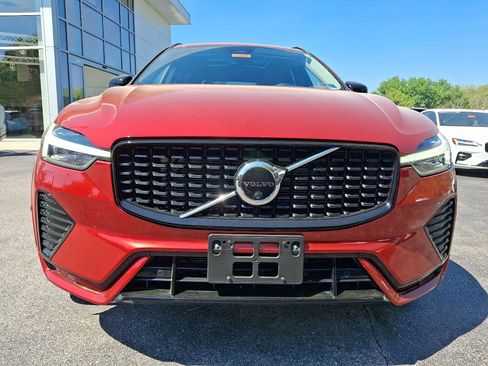Certified 2025 Volvo XC60 B5 Ultra AWD/4WD image 2