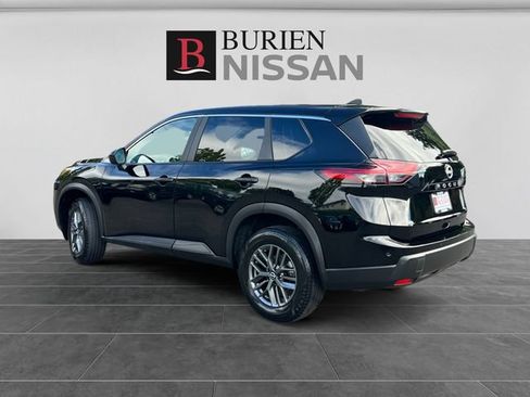 Used 2024 Nissan Rogue S FWD image 3