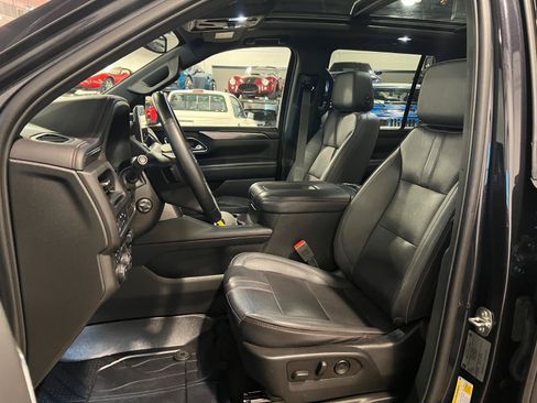 Used 2023 Chevrolet Tahoe RST w/ Luxury Package AWD/4WD image 9