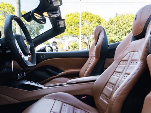 Used 2017 Ferrari California T image 14
