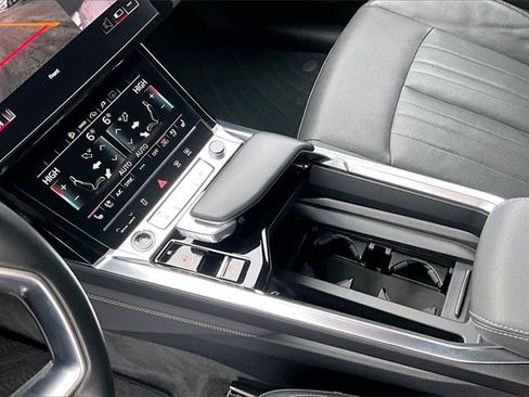 Used 2021 Audi e-tron Premium Plus w/ Premium Plus Package image 14