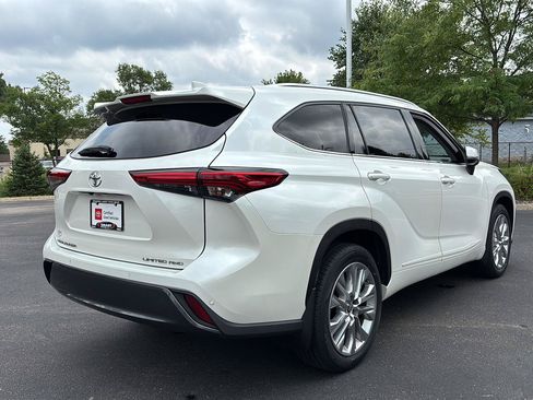 Used 2021 Toyota Highlander Limited AWD/4WD image 17