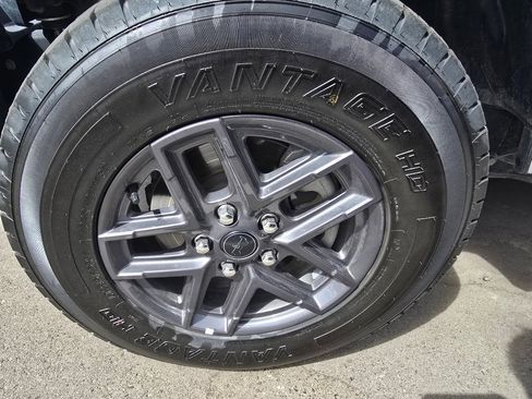 Used 2025 Jeep Wrangler Sport S image 7