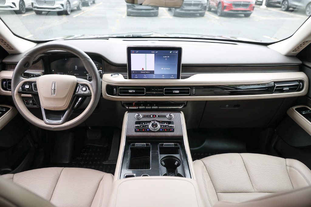 Used 2023 Lincoln Aviator Reserve w/ Equipment Group 201A AWD/4WD image 7