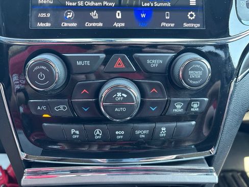 Used 2022 Jeep Grand Cherokee Limited AWD/4WD image 68