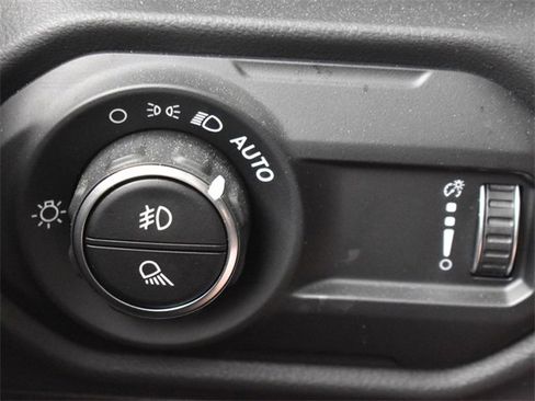 Used 2024 Jeep Gladiator Mojave w/ Technology Group image 26