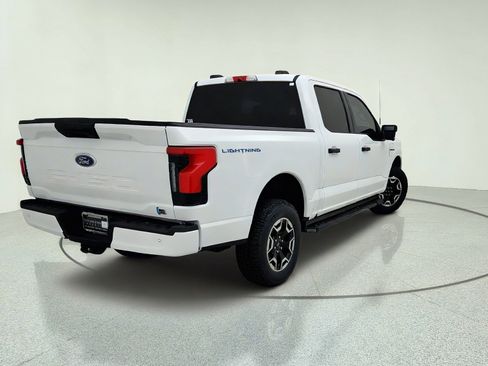 Used 2023 Ford F150 Lightning XLT AWD/4WD image 9