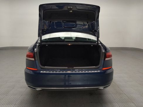 Used 2021 Volkswagen Passat 2.0T SE image 29