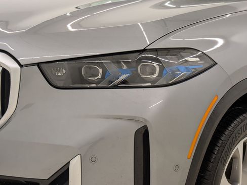 Used 2024 BMW X5 xDrive40i w/ Premium Package image 11