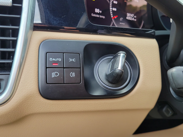Used 2022 Porsche Cayenne Platinum Edition AWD/4WD image 23