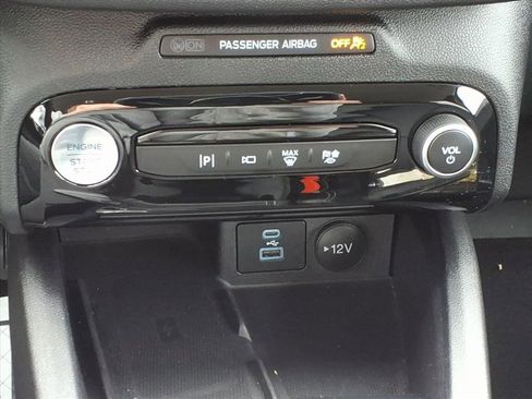 Used 2023 Ford Escape Platinum image 17