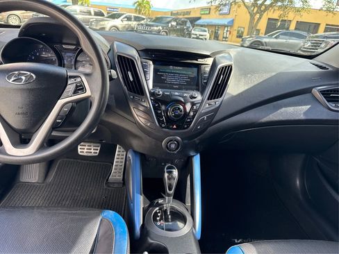 Used 2013 Hyundai Veloster Turbo w/ Ultimate Pkg image 9
