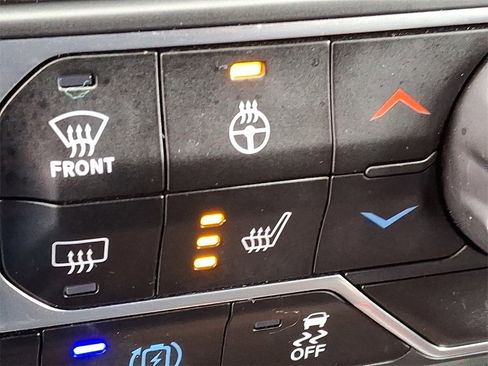 Used 2023 Jeep Wrangler Unlimited w/ Cold Weather Group image 25