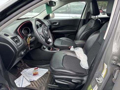 Used 2021 Jeep Compass Trailhawk image 2