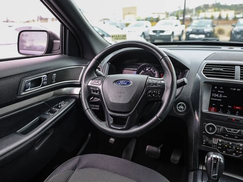 Used 2019 Ford Explorer XLT w/ Equipment Group 201A FWD image 5