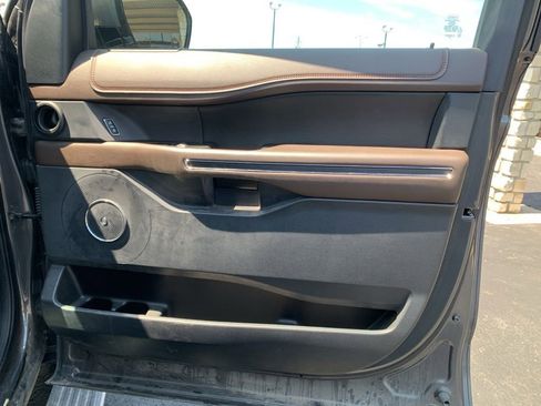 Used 2020 Ford Expedition Max King Ranch w/ Cargo Package AWD/4WD image 38