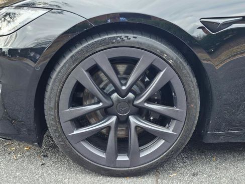 Used 2022 Tesla Model S Plaid image 8