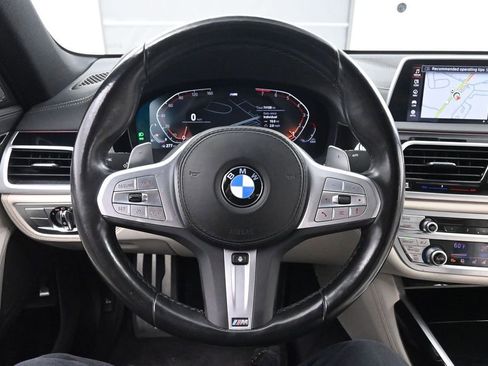 Used 2022 BMW 740i w/ M Sport Package RWD image 33