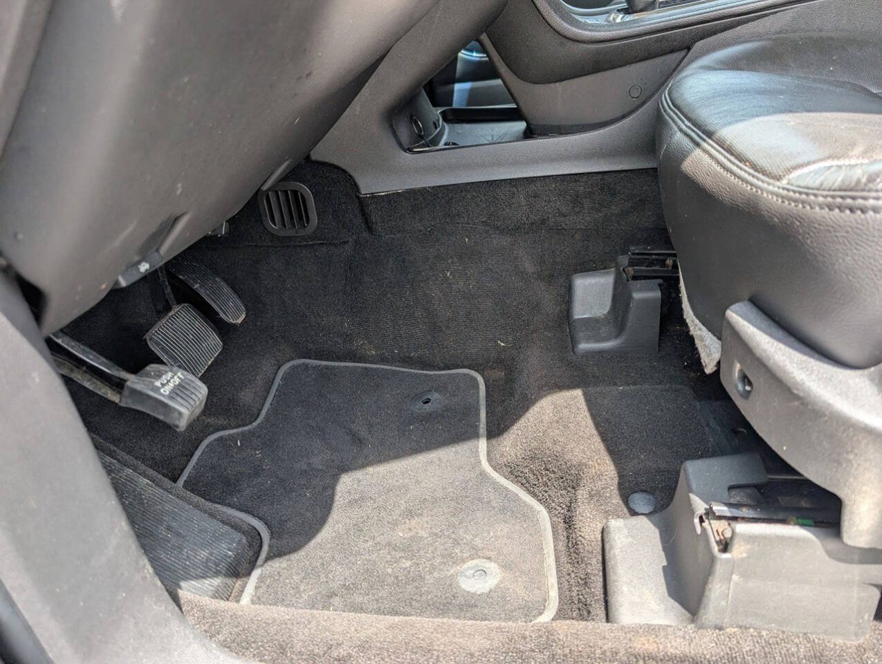 Used 2019 Lincoln MKT AWD image 24