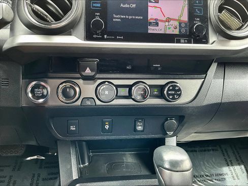 Used 2017 Toyota Tacoma TRD Off-Road w/ Tow Package (A/T) AWD/4WD image 18