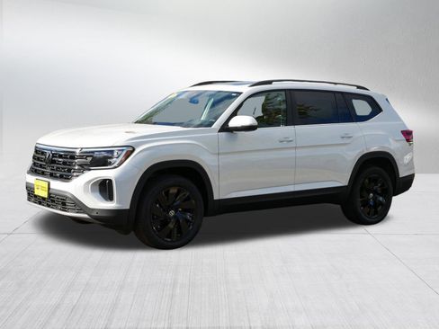 New 2026 Volkswagen Atlas SE image 2