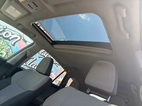 Used 2015 Toyota RAV4 XLE AWD/4WD image 15
