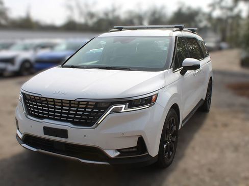 Certified 2023 Kia Carnival SX image 24