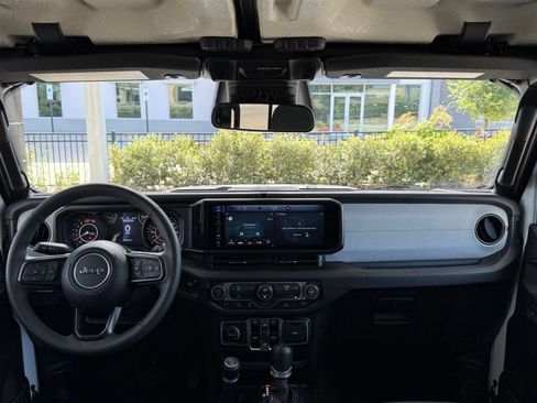 Used 2025 Jeep Wrangler Unlimited Sport AWD/4WD image 33