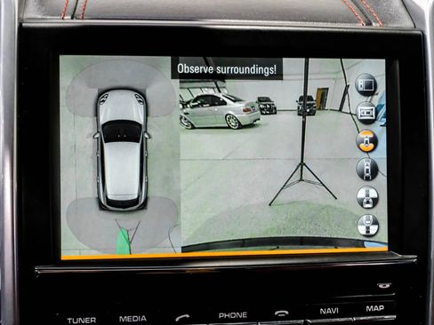 Used 2016 Porsche Cayenne Turbo S image 25