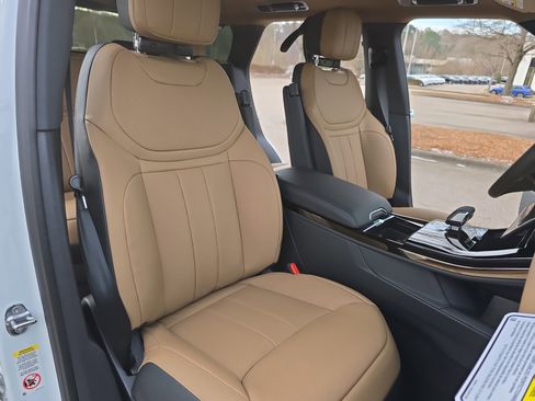 New 2026 Land Rover Range Rover Sport Dynamic SE AWD/4WD image 10