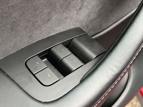 Used 2021 Tesla Model Y Long Range image 19