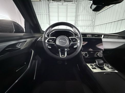 Used 2023 Jaguar F-PACE SVR image 43