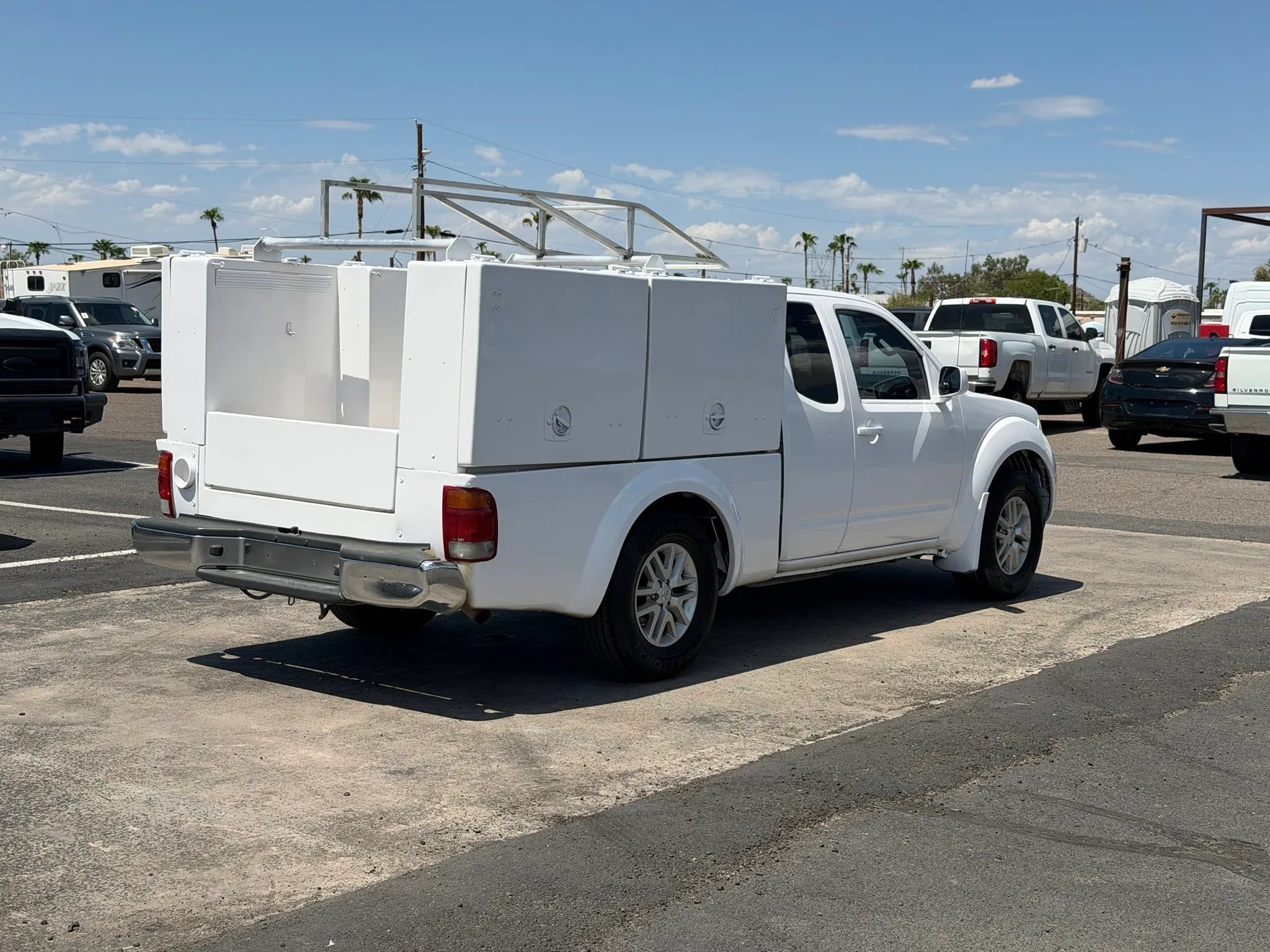 Used 2019 Nissan Frontier SV RWD image 2