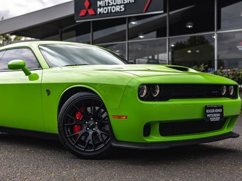 Used 2015 Dodge Challenger SRT Hellcat RWD image 3