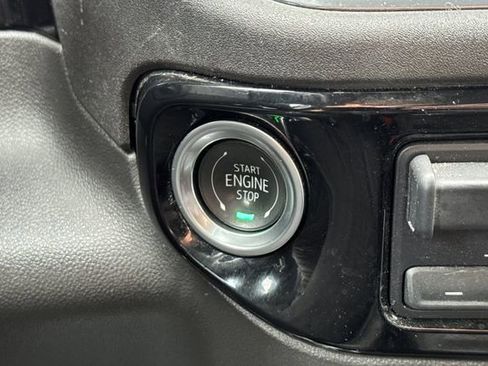 Used 2025 GMC Sierra 1500 SLT image 33