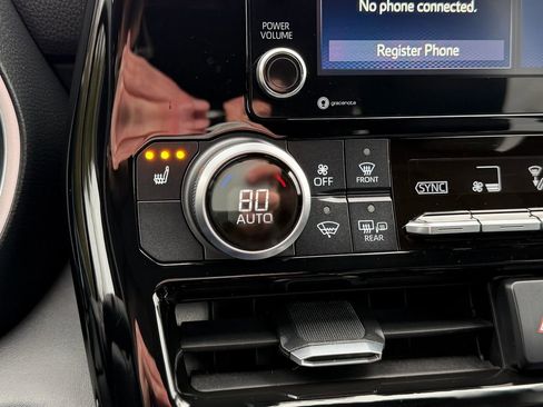 Used 2022 Toyota Highlander XLE image 20