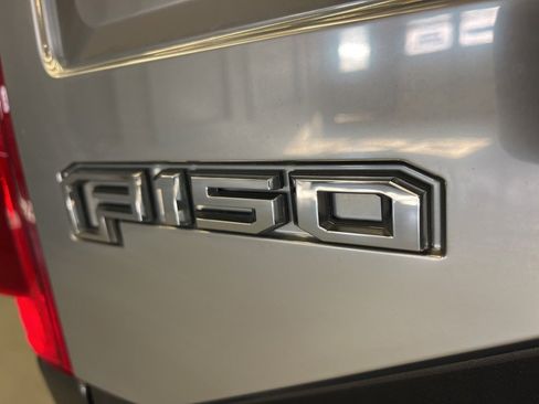 Used 2015 Ford F150 Platinum w/ Equipment Group 701A Luxury image 38