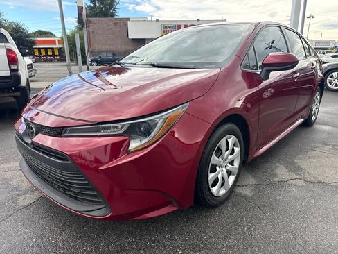 Used 2025 Toyota Corolla LE FWD image 2